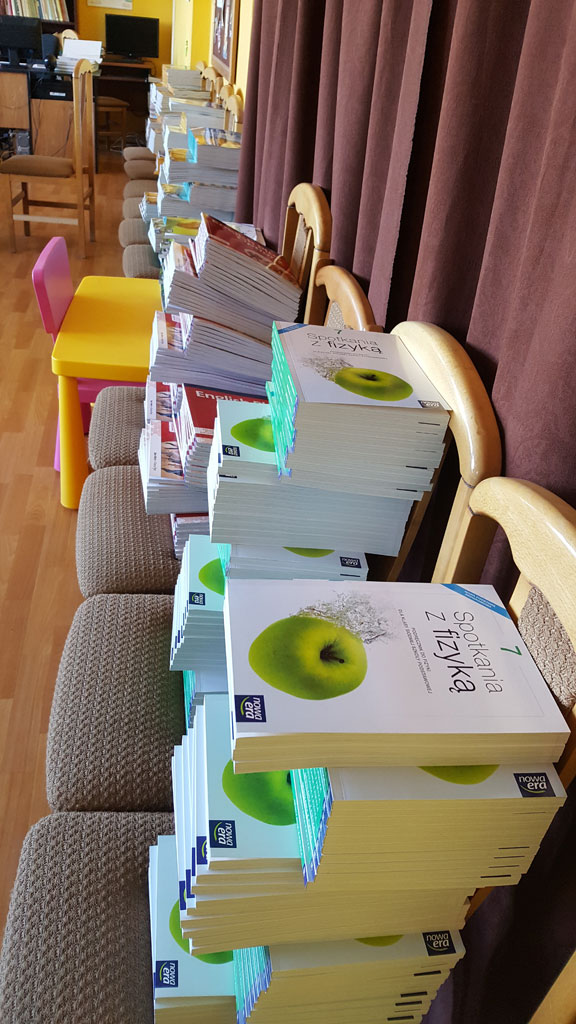 tablica z napisem Witaj szkoło